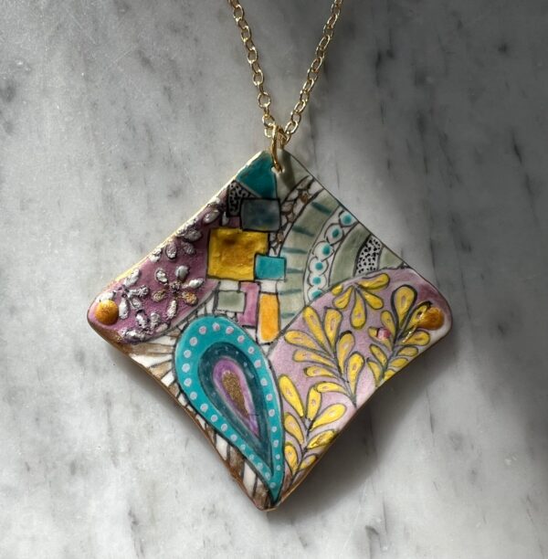 Diamond Shaped Pendant Necklace