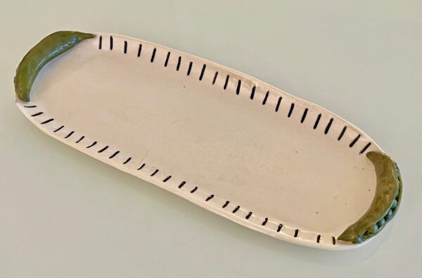 Pea pod tray