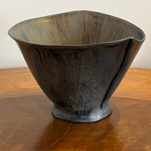 Sweeping Black Bowl