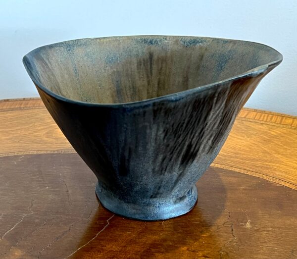 Sweeping Black Bowl - Image 2